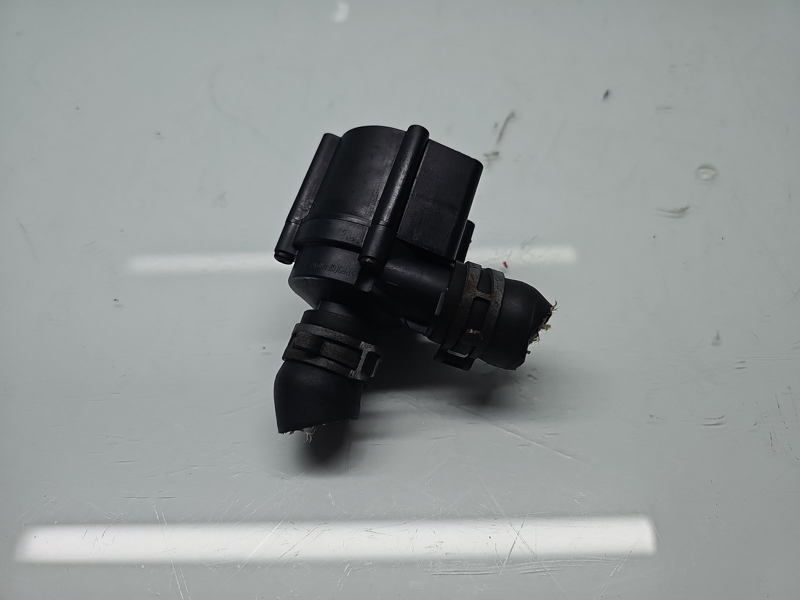 Pompa recirculare apa Volkswagen Passat B8 Variant (3G5) [Fabr 2015-prezent] 5Q0965561B 2.0 TDI CRLB 110KW / 150CP - imagine 2