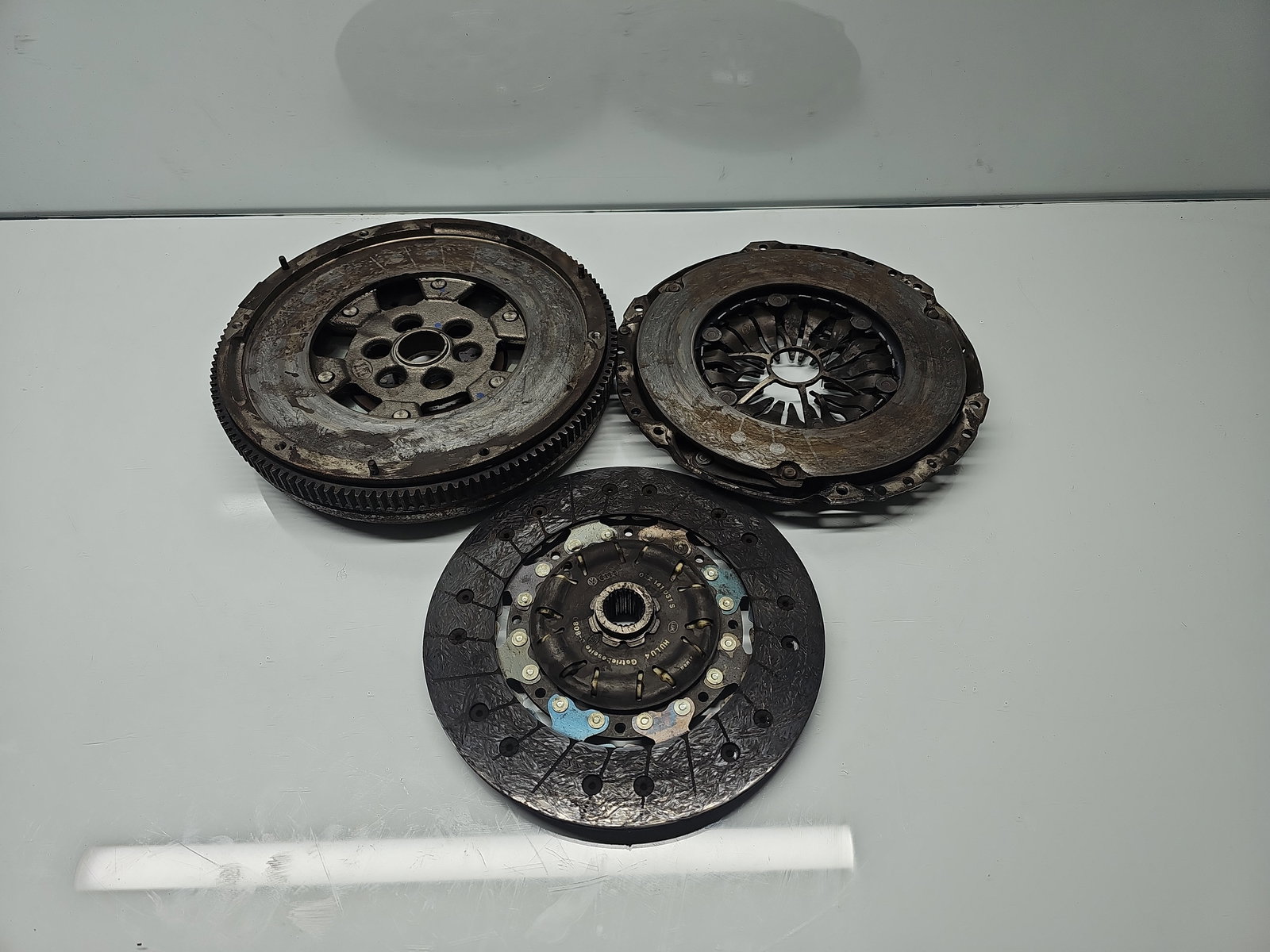 Kit ambreiaj volanta masa dubla Volkswagen Passat B8 Variant (3G5) [Fabr 2015-prezent] 2.0 TDI CRLB 04L141015E 110KW / 150CP - imagine 1