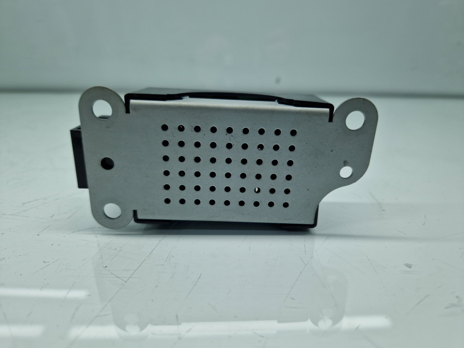 Amplificator antena Volkswagen Golf 6 (5K1) [Fabr 2009-2013] 5M0035570B - imagine 3