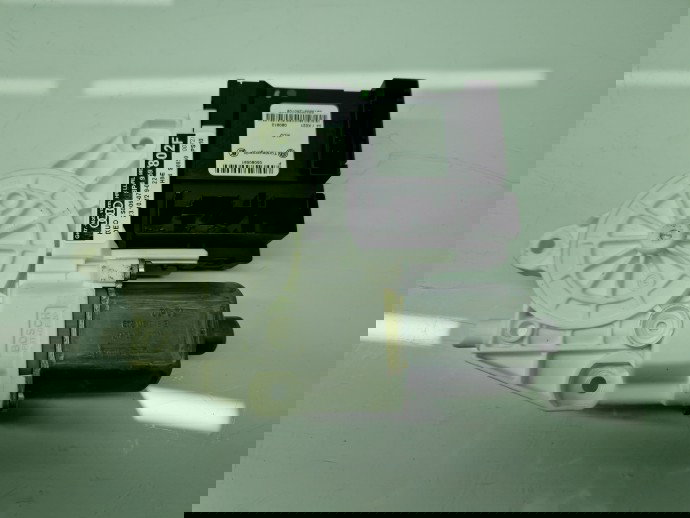 Motoras geam dreapta spate AUDI A3 Sportback (8PA) [Fabr 2004-2013] Facelift E840311203