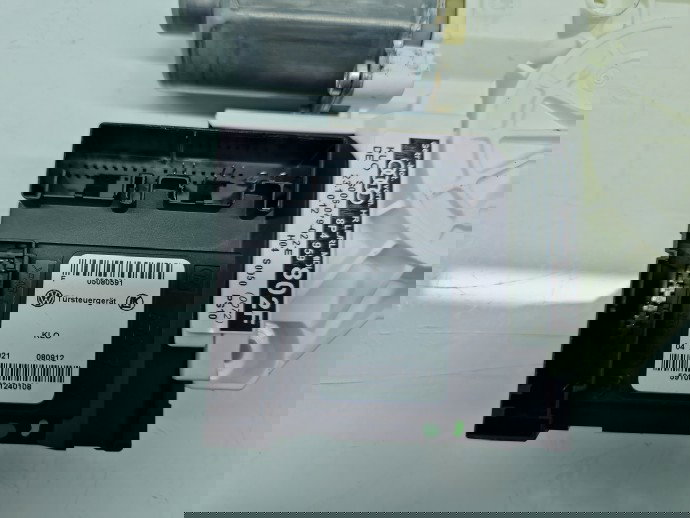 Motoras geam dreapta spate AUDI A3 Sportback (8PA) [Fabr 2004-2013] Facelift E840311203