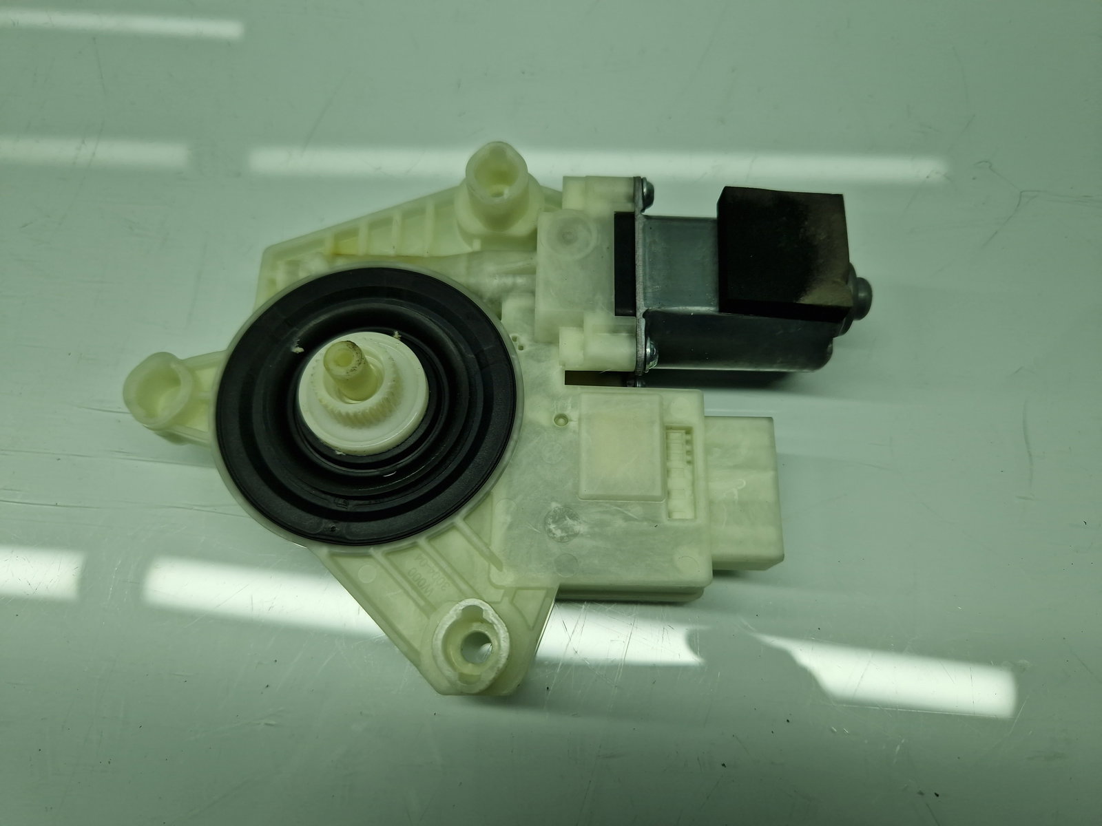 Motoras geam dreapta spate Volkswagen Passat B8 Variant (3G5) [Fabr 2015-prezent] 5Q4959811E - imagine 1