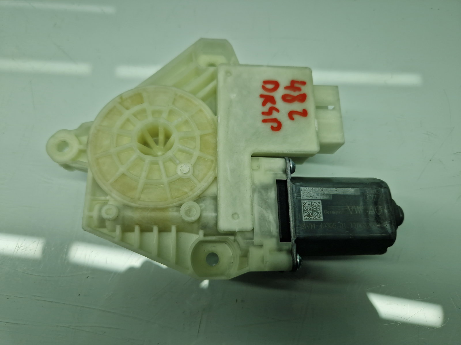 Motoras geam dreapta spate Volkswagen Passat B8 Variant (3G5) [Fabr 2015-prezent] 5Q4959811E - imagine 2