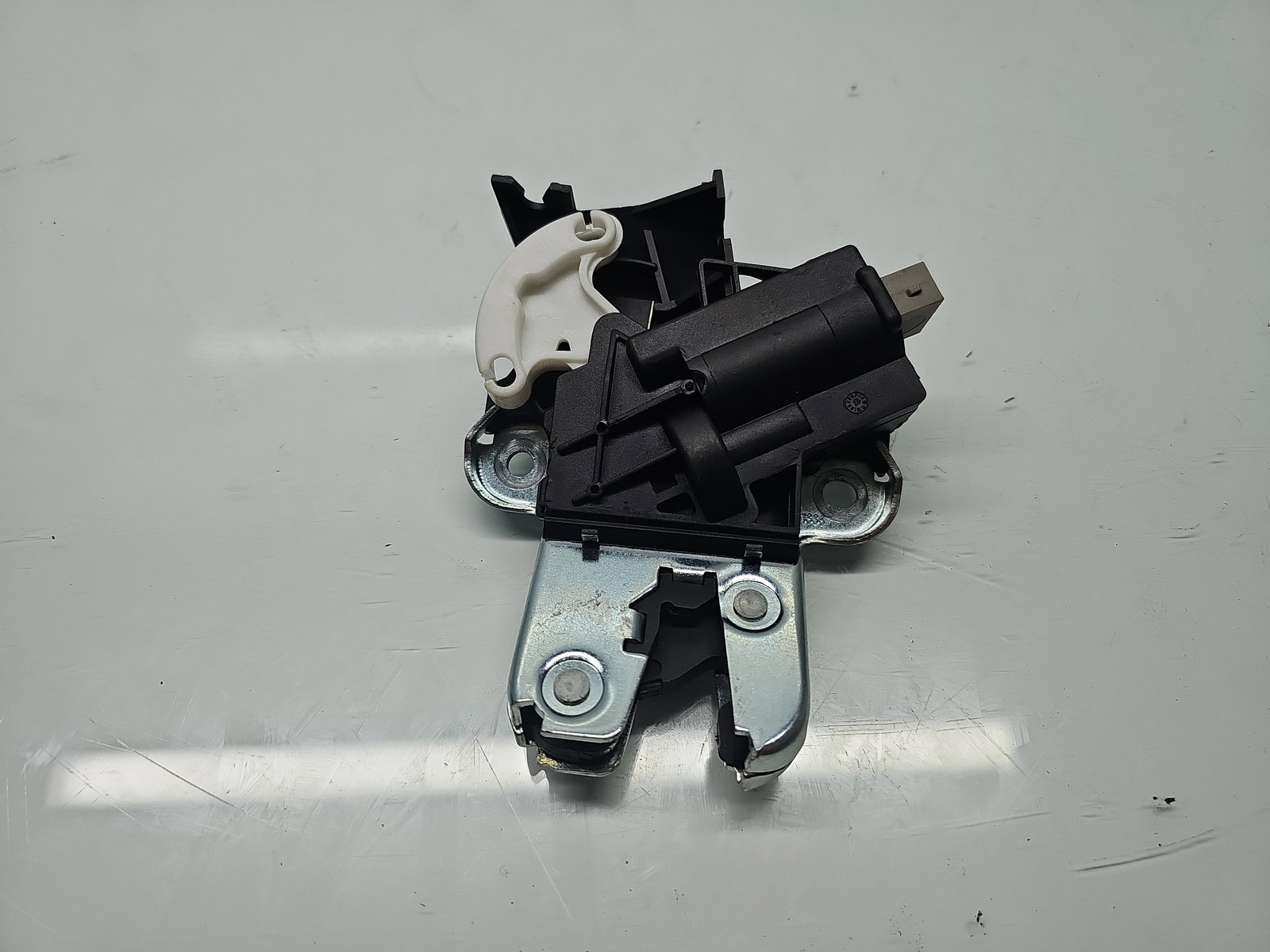 Broasca capota spate Volkswagen Passat CC (357) [Fabr 2008-2012] OEM - imagine 5