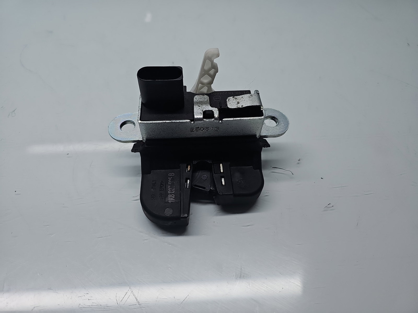 Broasca haion Volkswagen Scirocco (137) Coupe [Fabr 2008-2017] 1K8827505B - imagine 4