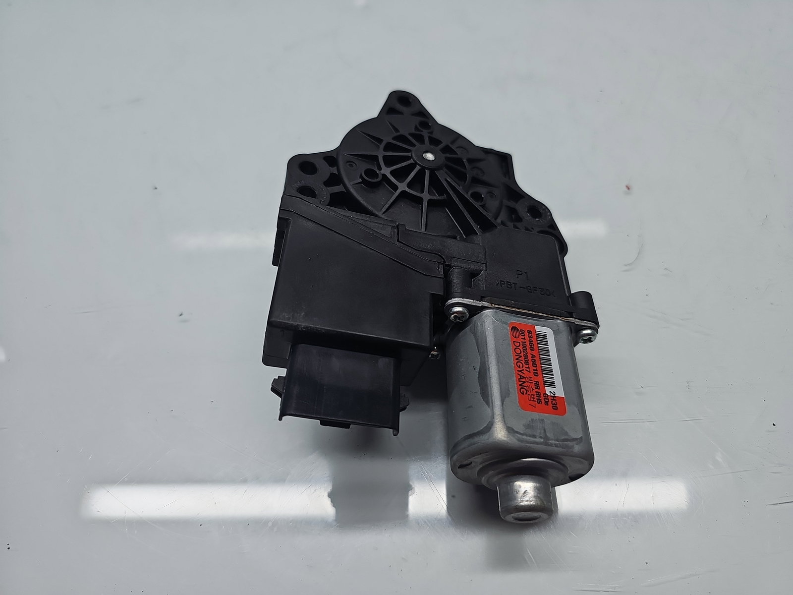 Motoras geam dreapta spate Hyundai i30 (GD) [Fabr 2012-2017] 83460-A6010 - imagine 2