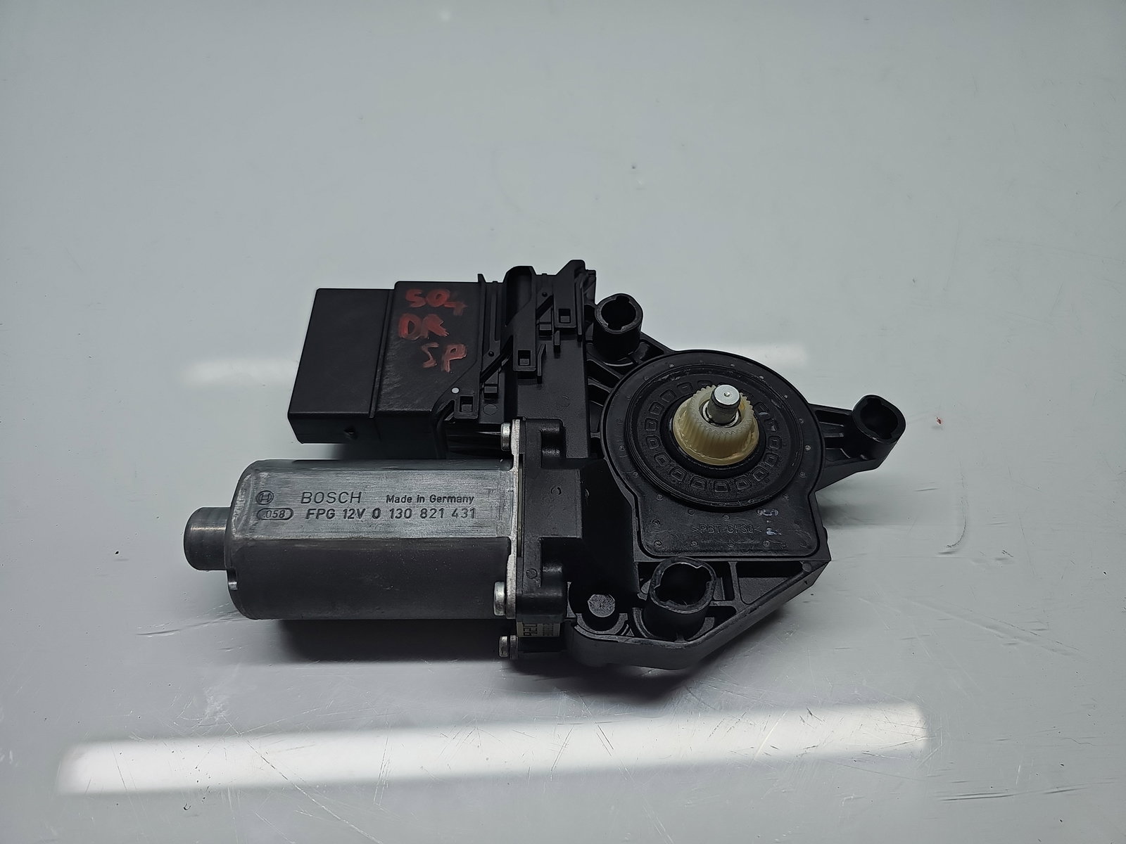 Motoras geam dreapta spate Volkswagen Golf 6 (5K1) [Fabr 2009-2013] 5K0959704D - imagine 1