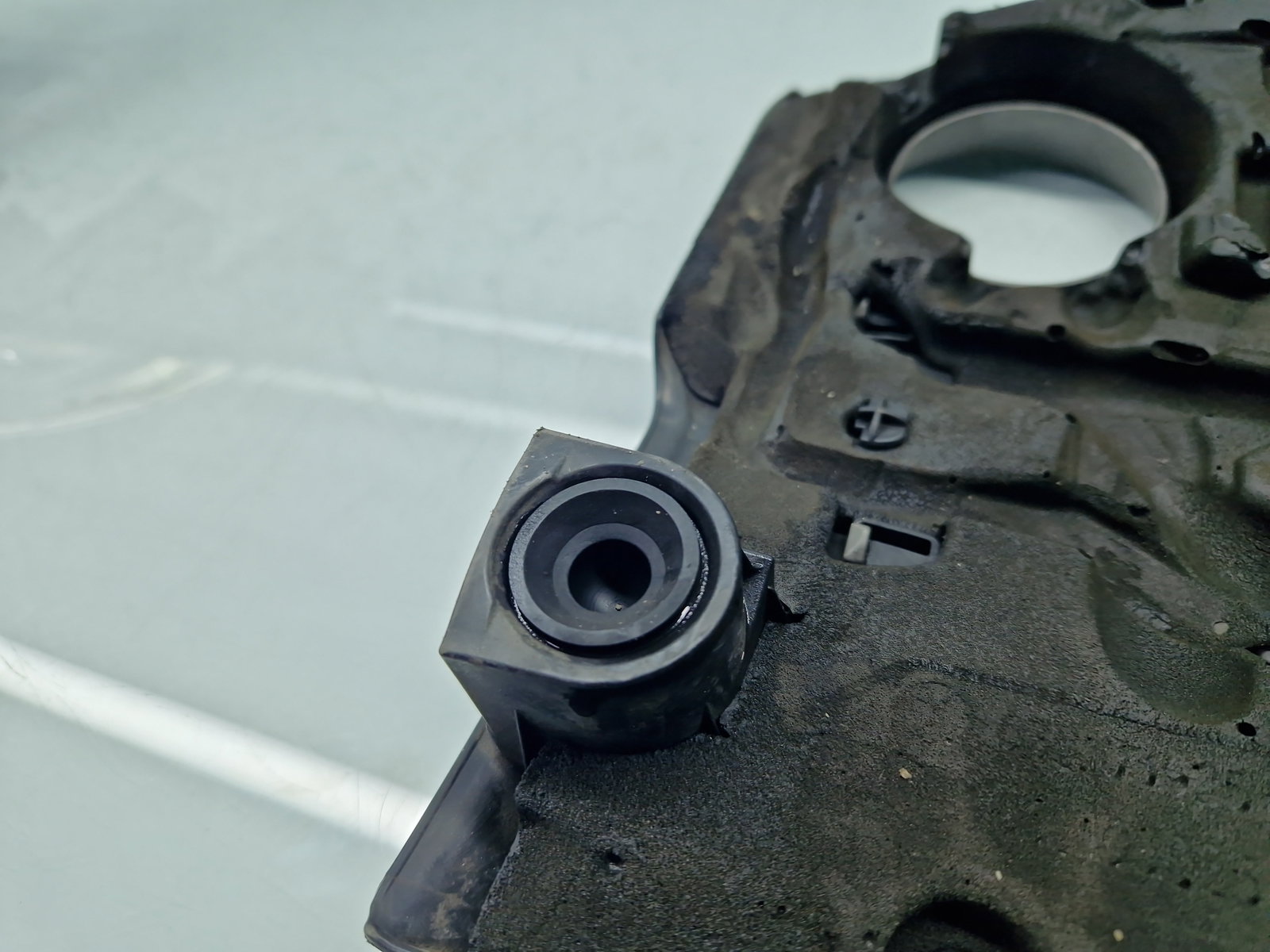 Capac motor Volkswagen Passat B7 (365) Variant [Fabr 2010-2014] 03L103925AA 2.0 TDI CFFB 103KW / 140CP - imagine 3