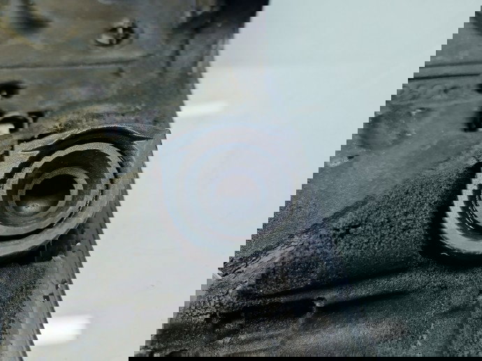 Capac motor Volkswagen Passat B7 (365) Variant [Fabr 2010-2014] 03L103925AA 2.0 TDI CFFB 103KW / 140CP