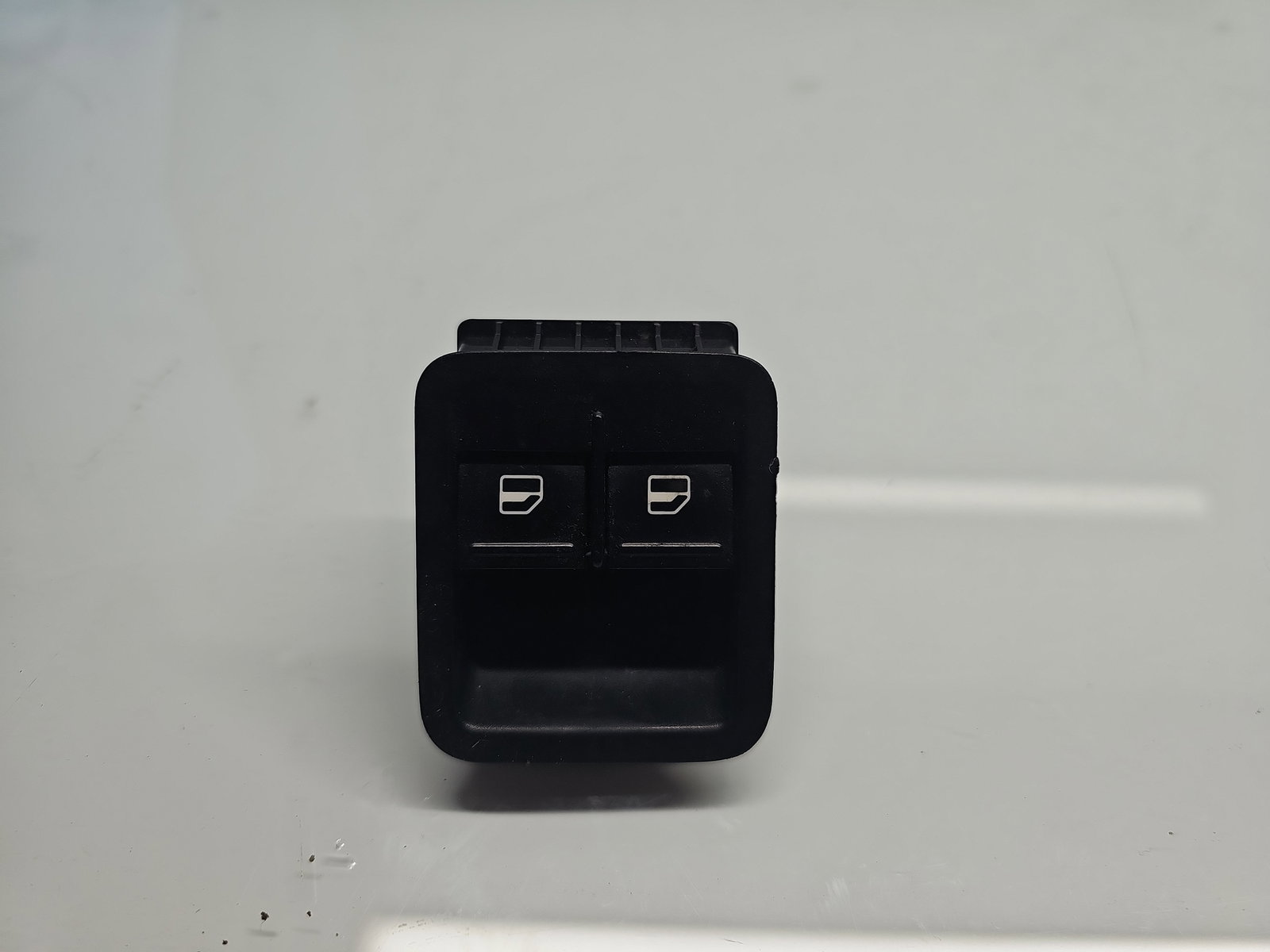 Butoane comanda geamuri sofer Volkswagen Polo (6R) [Fabr 2009-2016] 1K3959857B - imagine 1