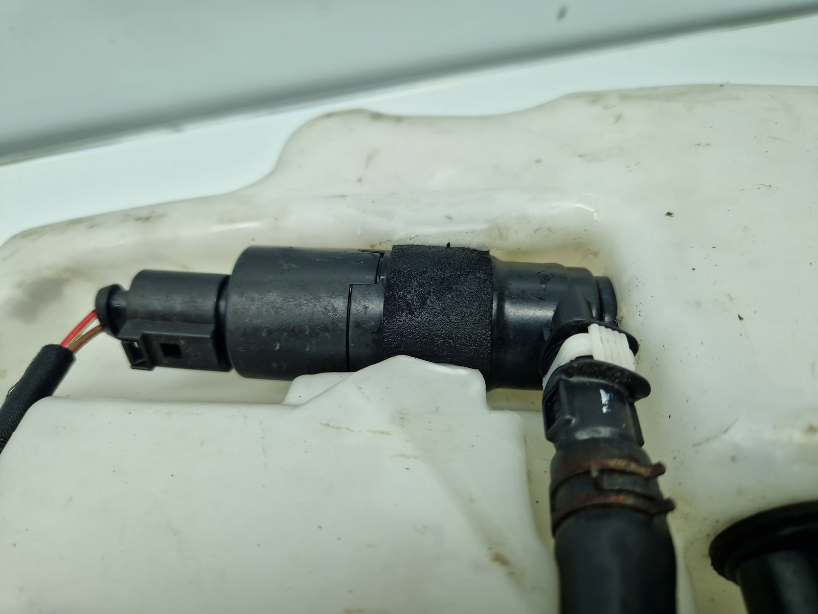 Vas lichid parbriz AUDI A4 (8K5, B8) Avant [Fabr 2008-2015] 8T0955453C - imagine 4