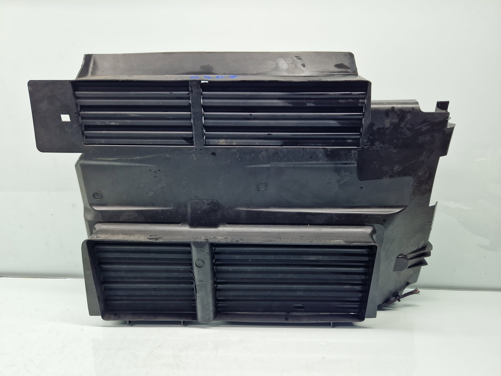 Deflector aer cu clapete Ford Focus 3 Hatchback [Fabr 2011-2015] BM518475CE - imagine 1