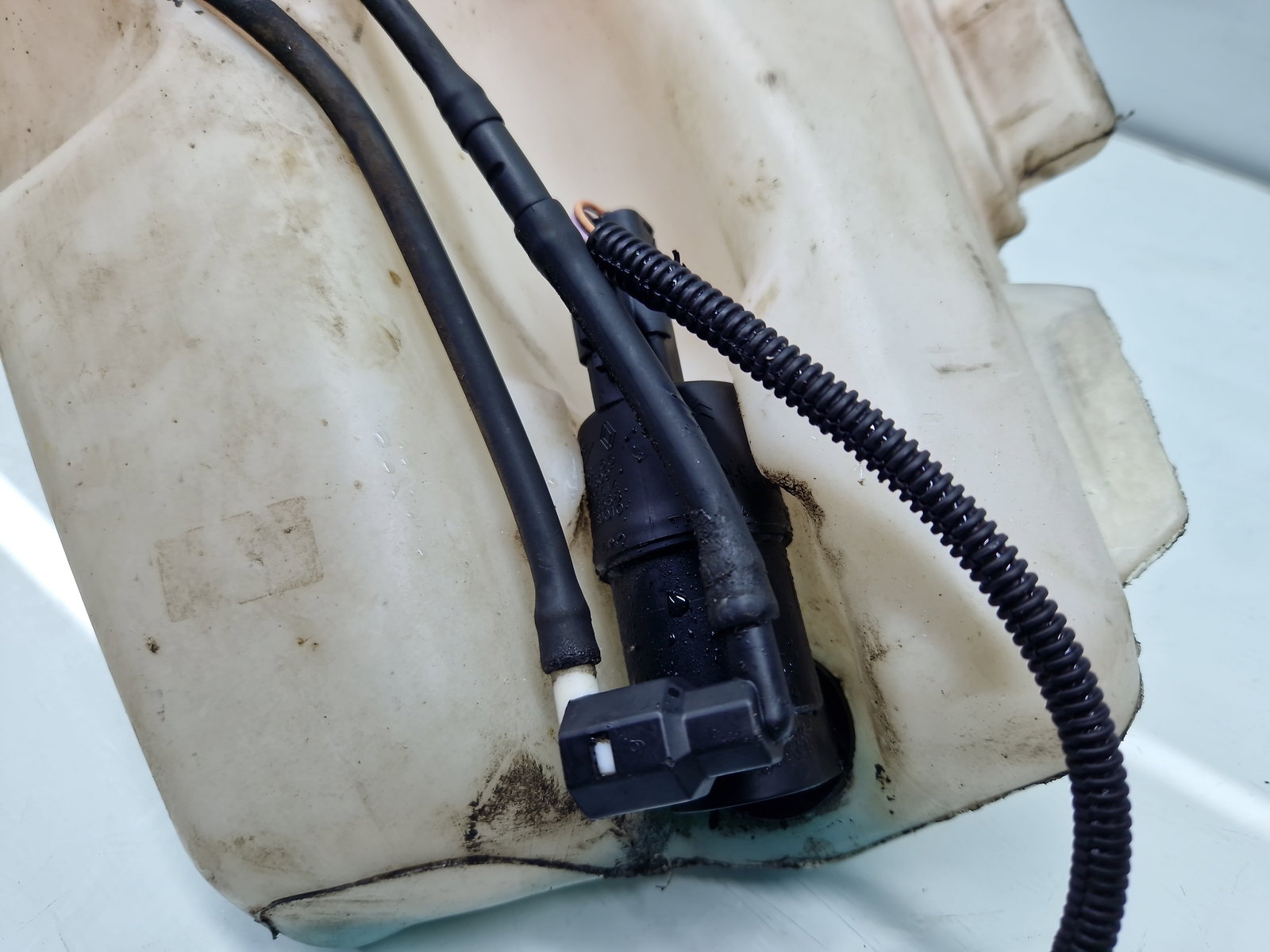 Vas lichid parbriz Renault Espace 4 [Fabr 2002-2014] 8200050361 - imagine 4