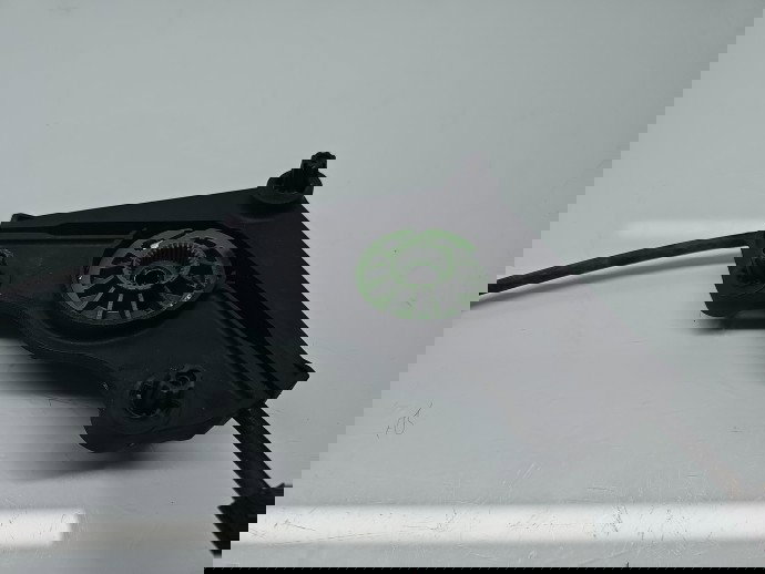 Macara electrica geam dreapta spate Volkswagen Touran (5T1) R-line [Fabr 2015-prezent] 5TA839462B