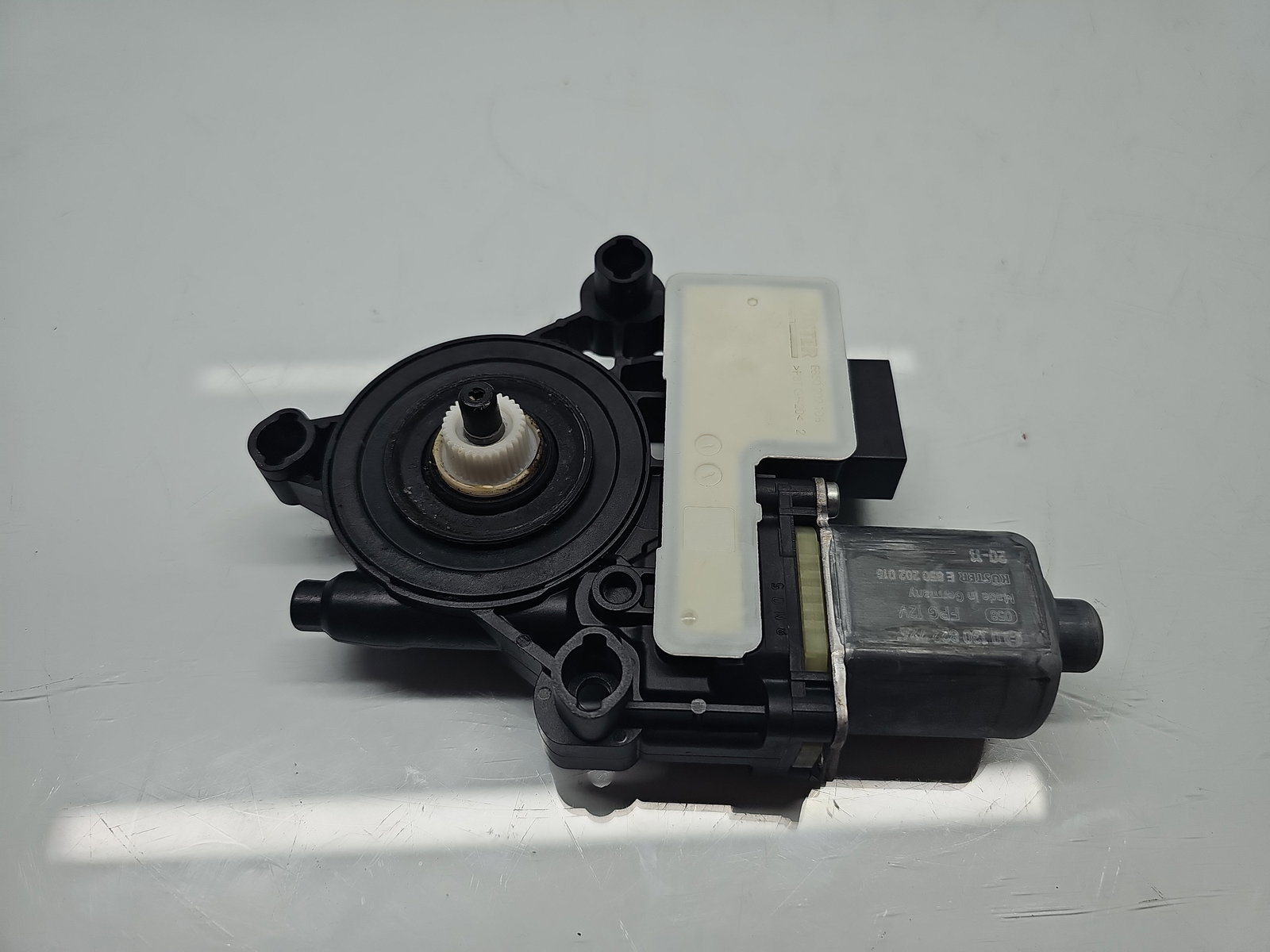 Motoras geam dreapta spate Volkswagen Touran (5T1) R-line [Fabr 2015-prezent] 5Q0959408E - imagine 2