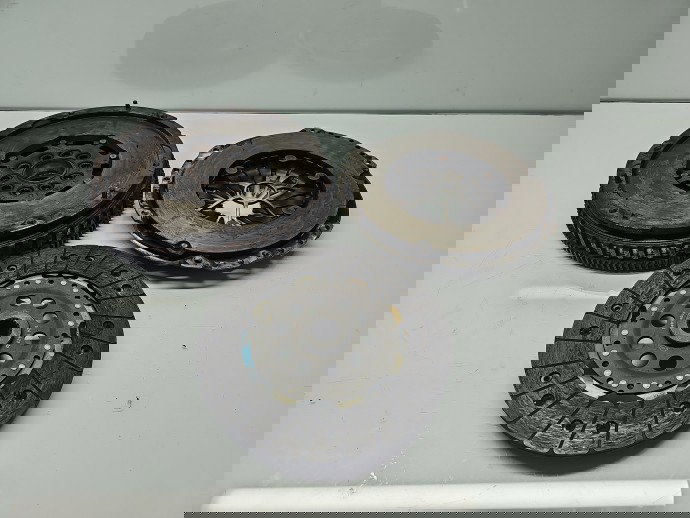 Kit ambreiaj volanta masa dubla Volvo C30 Coupe Rdesign [Fabr 2006-2013] 2.0 D5204T5 OEM 110KW / 150CP