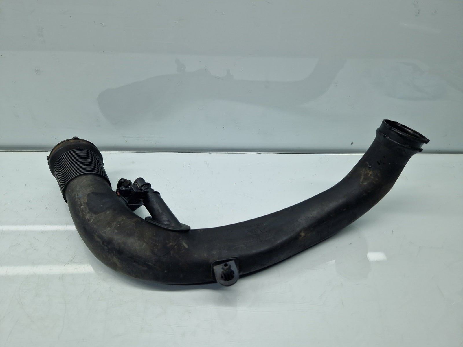 Tub admisie aer Volvo C30 Coupe Rdesign [Fabr 2006-2013] 31319646 2.0 D5204T5 110KW / 150CP - imagine 1