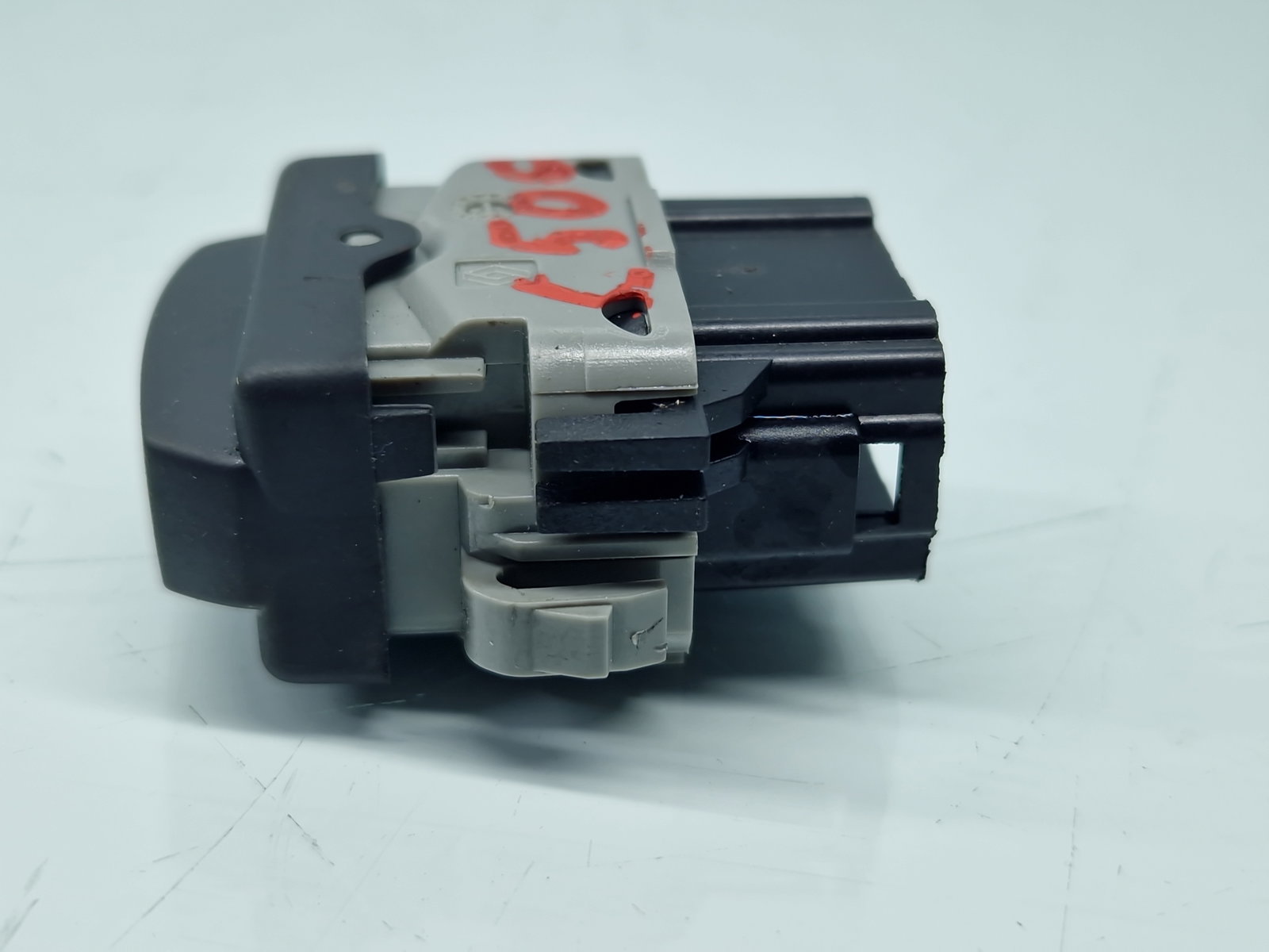 Buton blocare usi Dacia Duster [Fabr 2010-2017] 252108592R - imagine 2