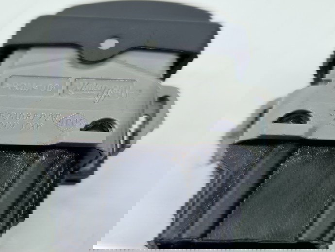  Buton blocare usi Dacia Duster [Fabr 2010-2017] 252108592R