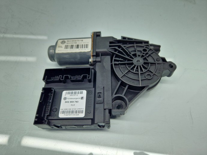 Motoras geam dreapta fata Volkswagen Golf 6 (5K1) [Fabr 2009-2013] 5K0959701B