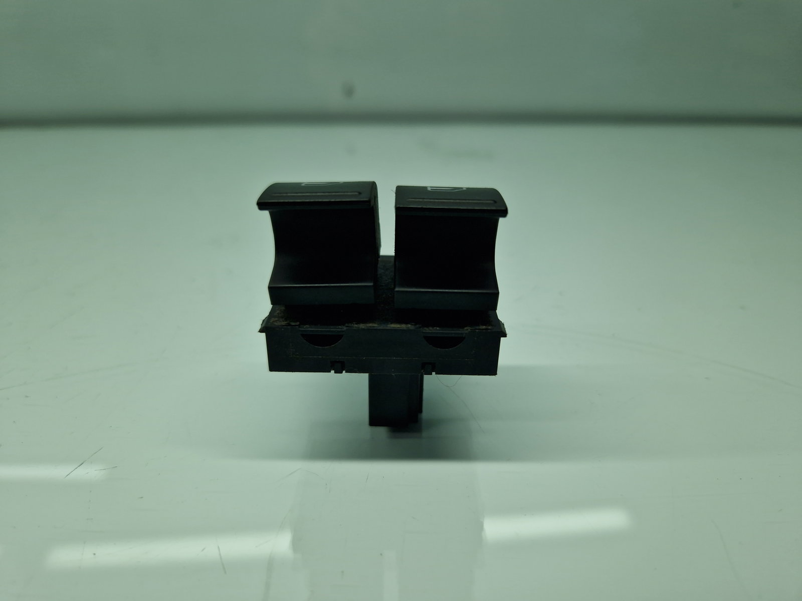 Butoane comanda geamuri sofer Volkswagen Golf 6 (5K1) [Fabr 2009-2013] 1K3959857A - imagine 2