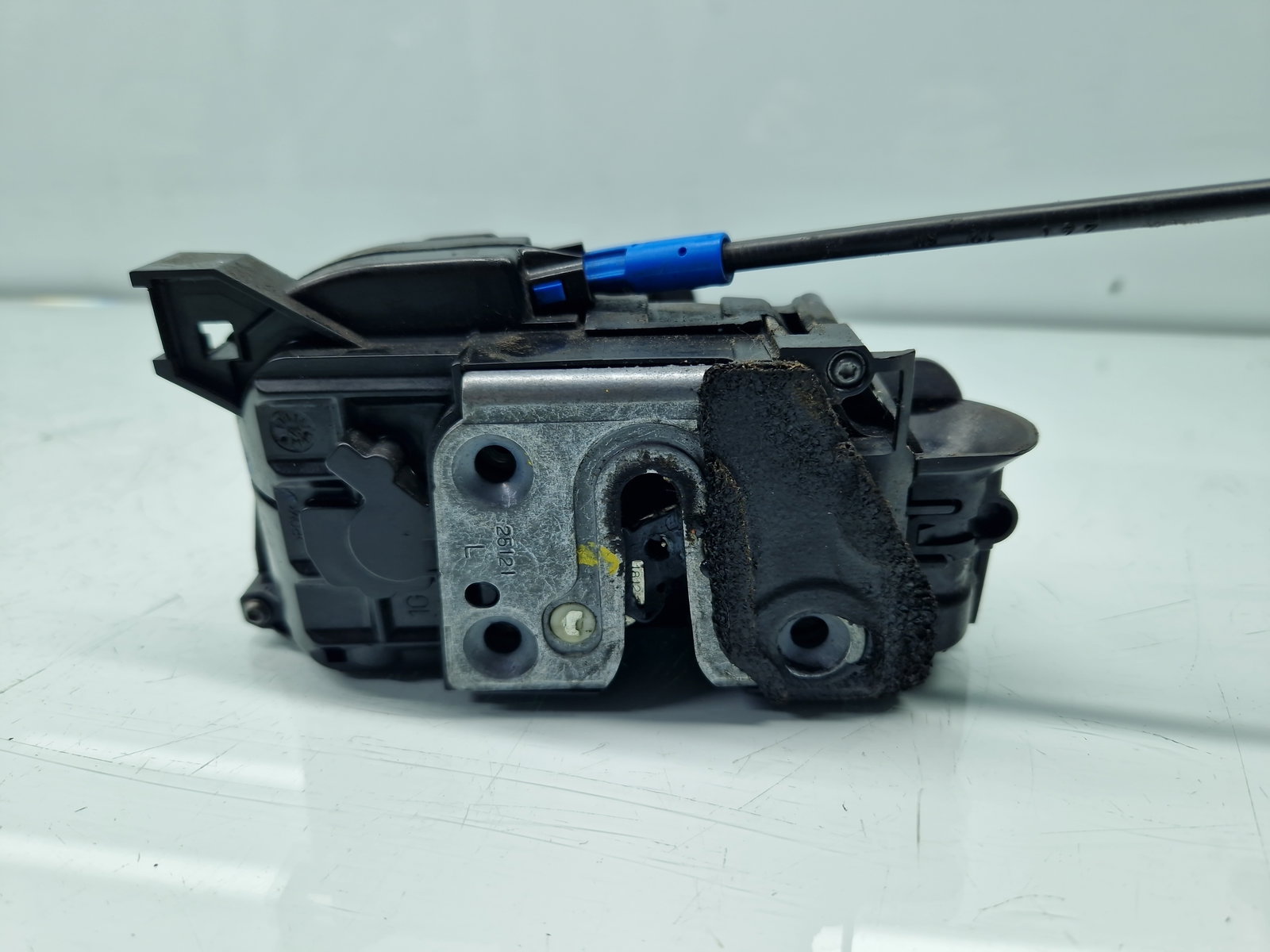 Broasca usa stanga fata Renault Megane 3 Hatchback (X95) [Fabr 2008-2015] 805030002R - imagine 1