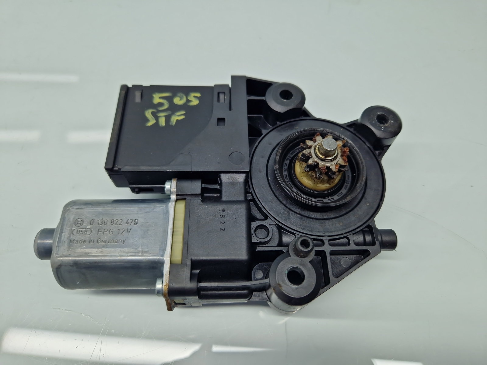 Motoras geam stanga fata Renault Megane 3 Hatchback (X95) [Fabr 2008-2015] 807310719R - imagine 1