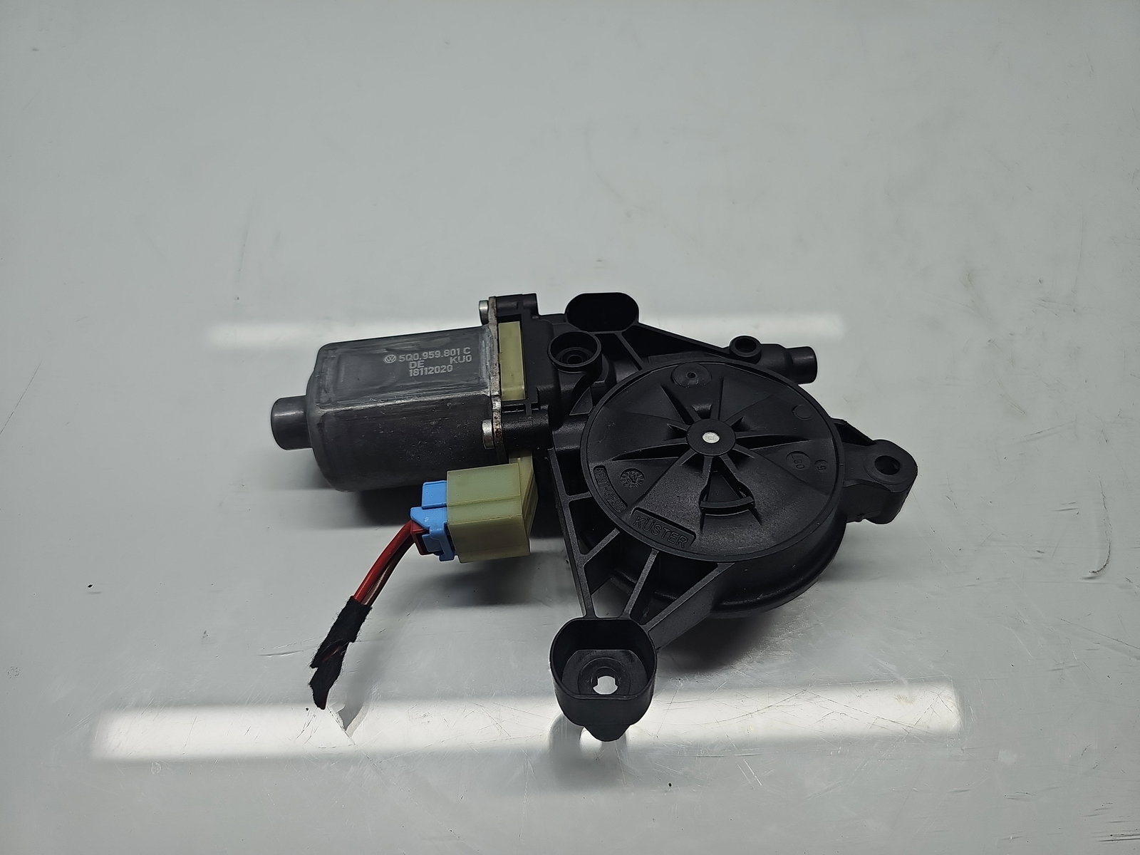 Motoras geam dreapta fata Volkswagen Touran (5T1) R-line [Fabr 2015-prezent] 5Q0959801C - imagine 1