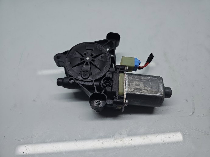 Motoras geam dreapta fata Volkswagen Touran (5T1) R-line [Fabr 2015-prezent] 5Q0959801C