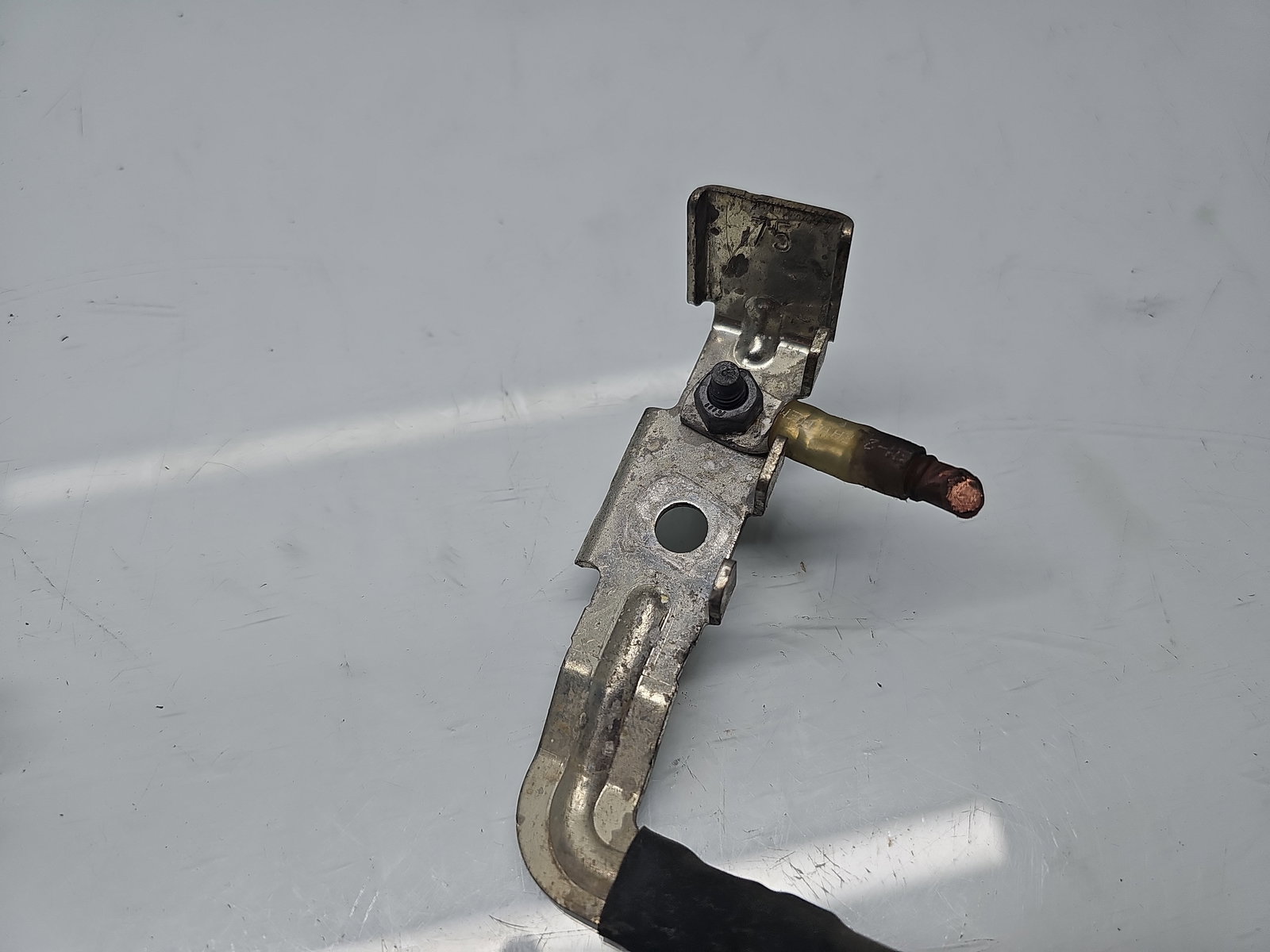 Borna baterie (-) Volkswagen Touran (5T1) R-line [Fabr 2015-prezent] 5QA915181D - imagine 2