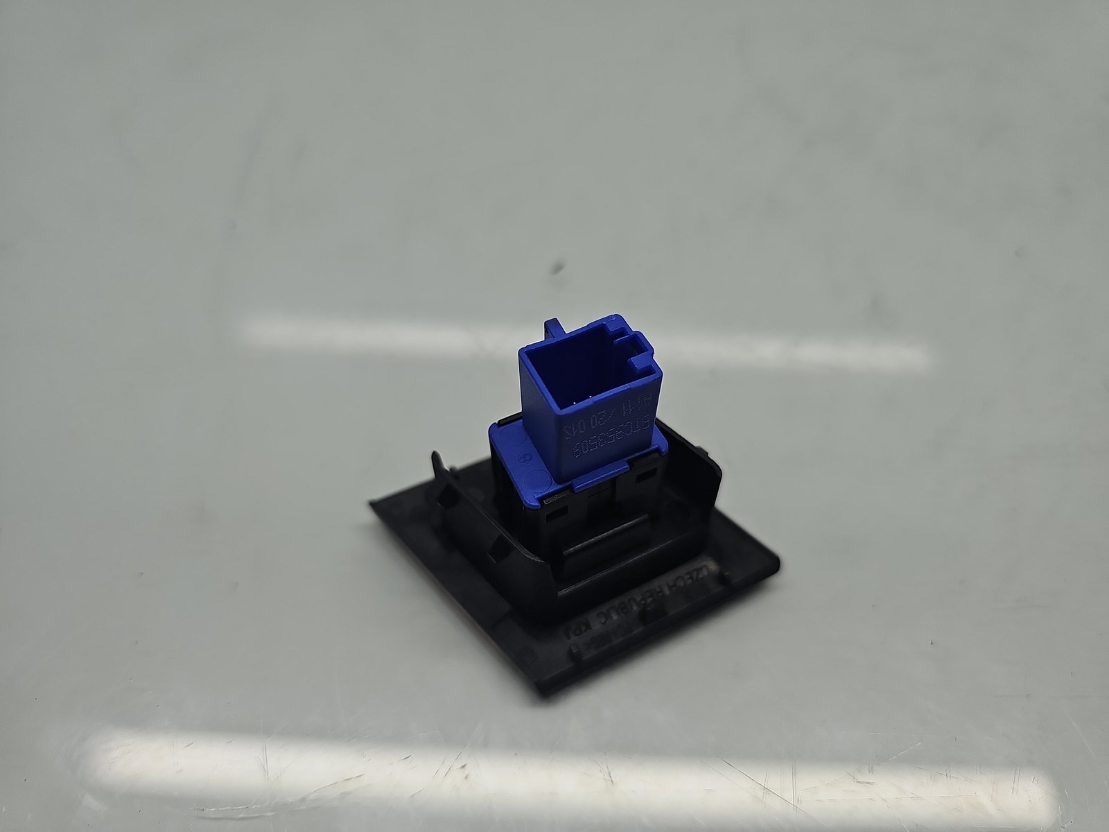 Buton avarii Volkswagen Touran (5T1) R-line [Fabr 2015-prezent] 5TC857368 - imagine 3