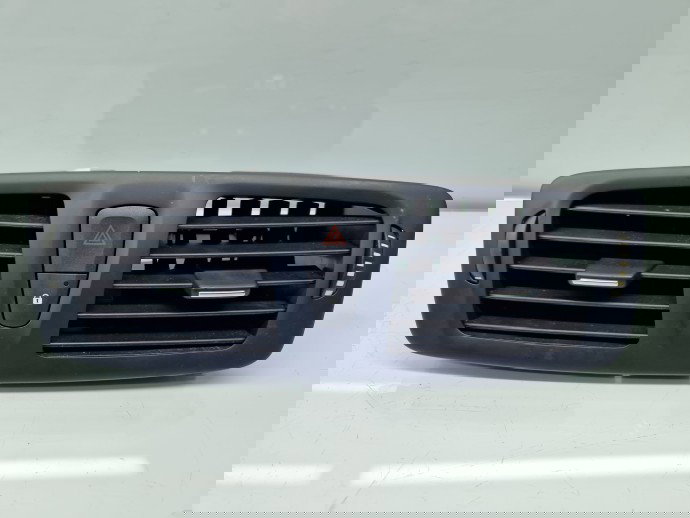  Grila aerisire centrala Renault Megane 3 Hatchback (X95) [Fabr 2008-2015] OEM