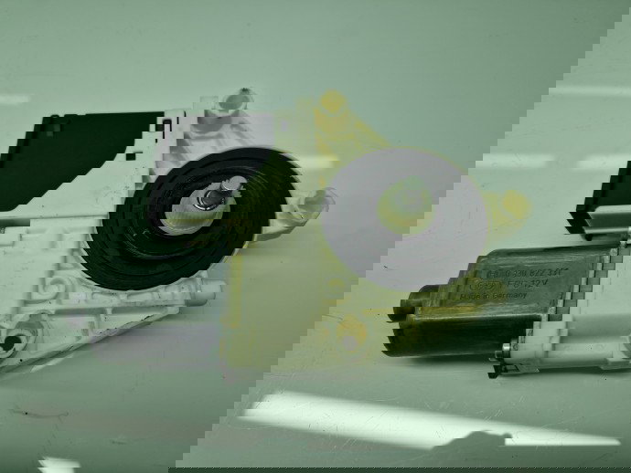 Motoras geam dreapta spate Renault Megane 3 Hatchback (X95) [Fabr 2008-2015] 827306548R