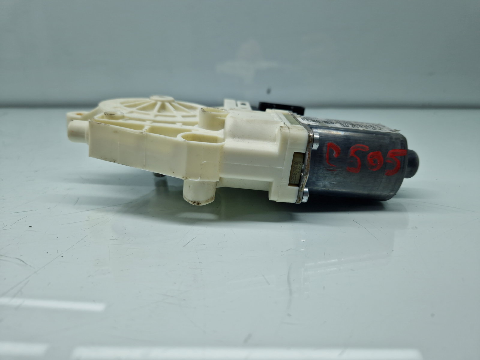 Motoras geam dreapta spate Renault Megane 3 Hatchback (X95) [Fabr 2008-2015] 827306548R - imagine 4