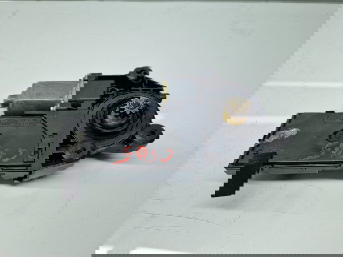 Motoras geam dreapta fata Renault Megane 3 Hatchback (X95) [Fabr 2008-2015] 968432100