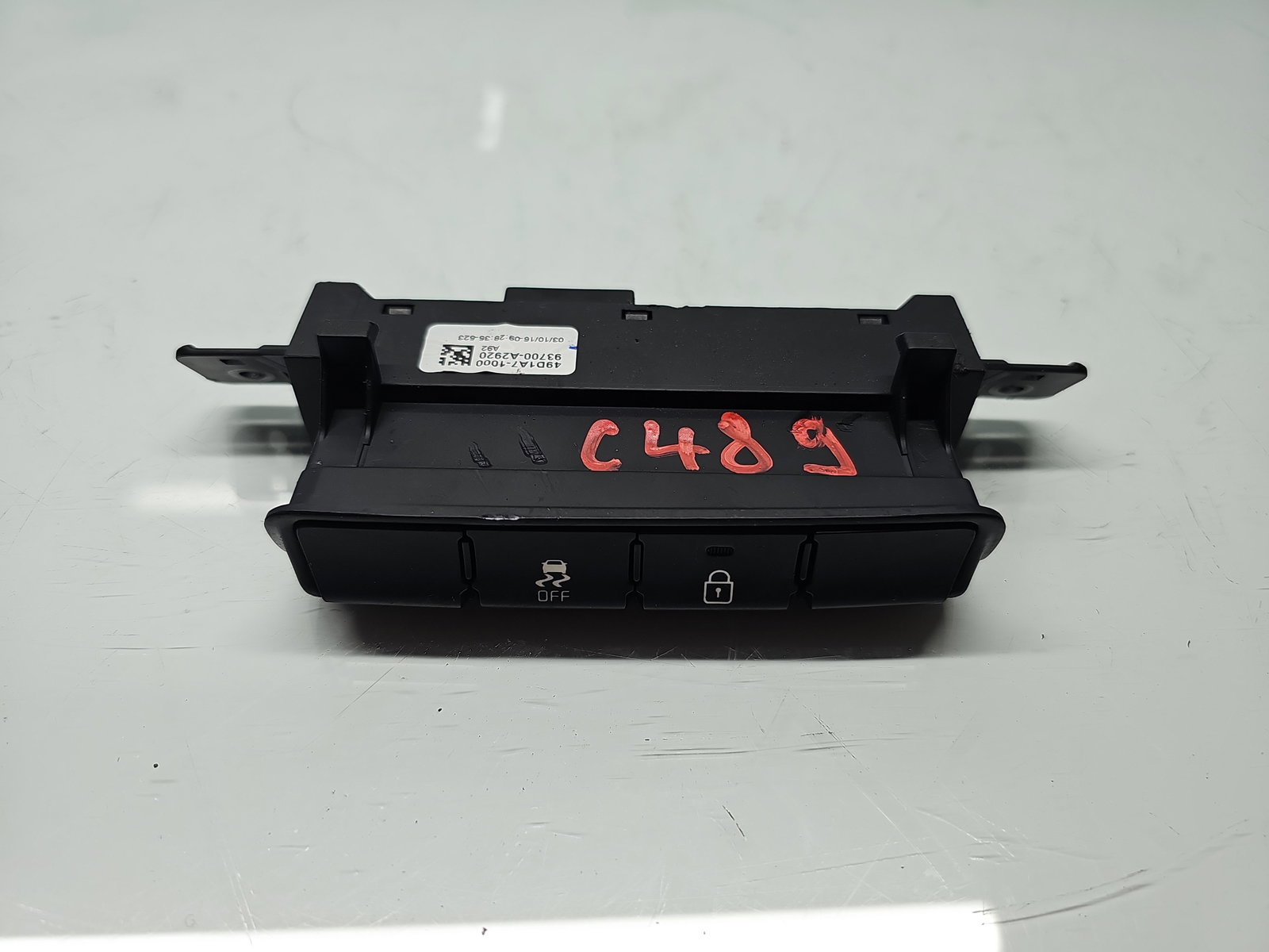 Butoane comenzi consola centrala KIA Ceed (JD) [Fabr 2012-2018] 93700-A2920 - imagine 1