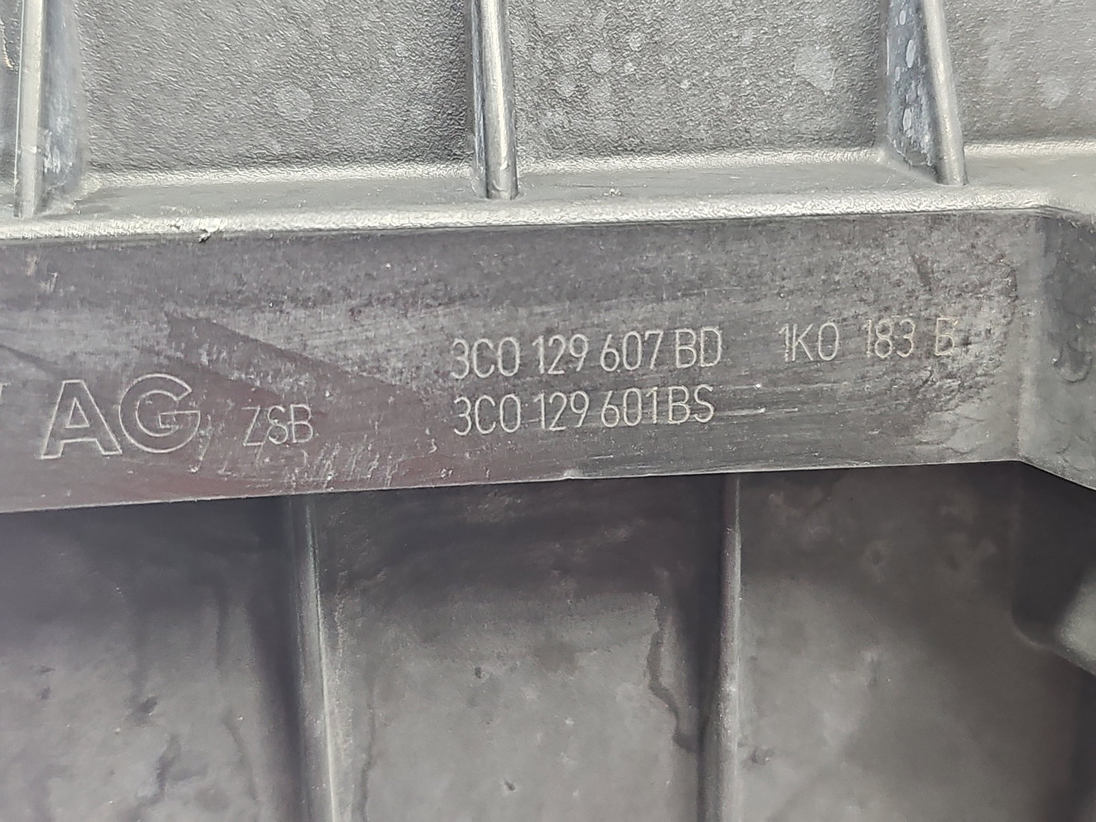 Carcasa filtru aer Volkswagen Golf 6 (5K1) [Fabr 2009-2013] 3C0129607BD 1.6 TDI CAYC 77KW / 105CP - imagine 6