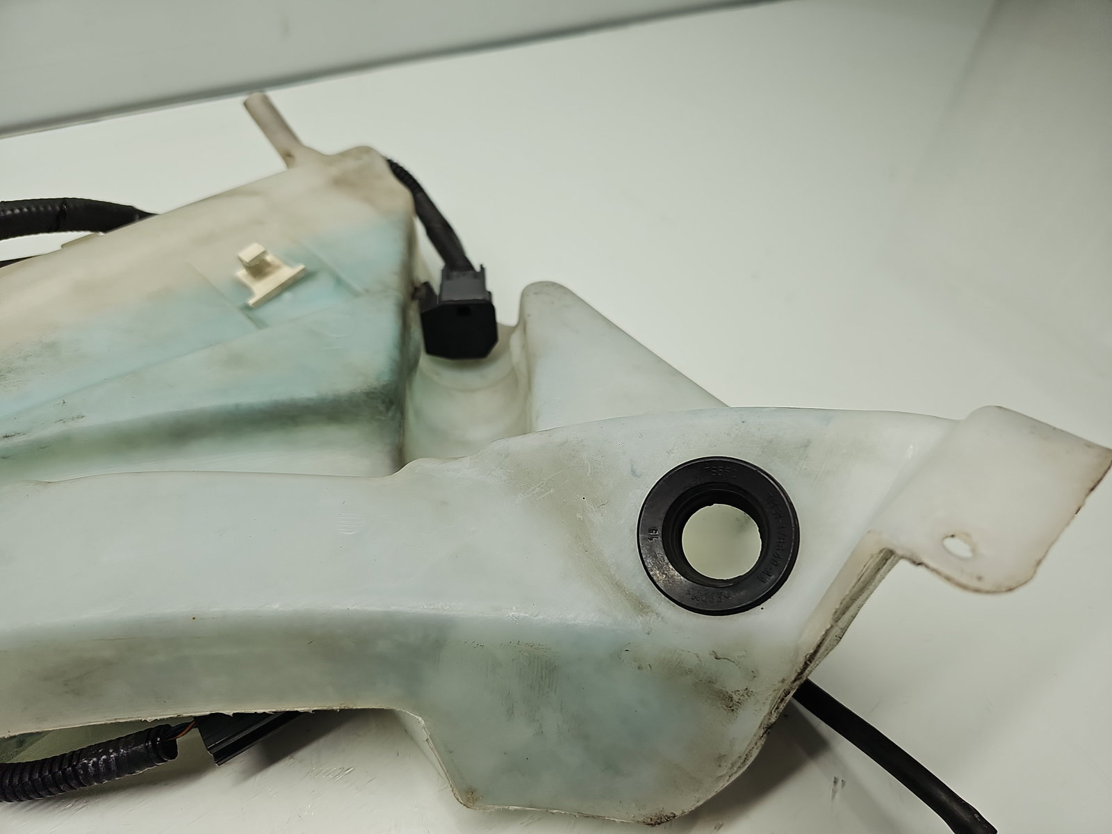 Vas lichid parbriz Volvo C30 Coupe Rdesign [Fabr 2006-2013] 31253149 - imagine 2