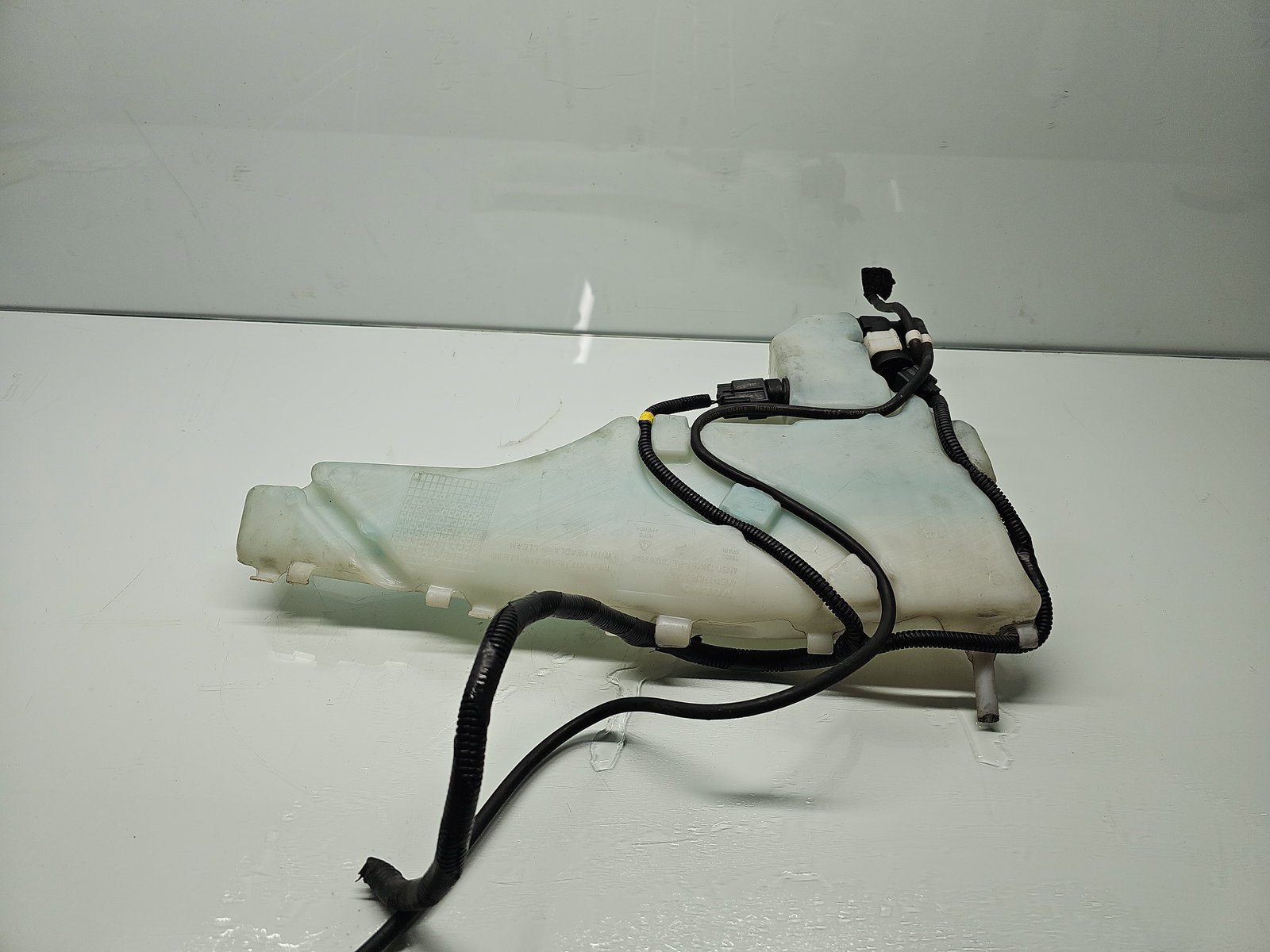 Vas lichid parbriz Volvo C30 Coupe Rdesign [Fabr 2006-2013] 31253149 - imagine 4