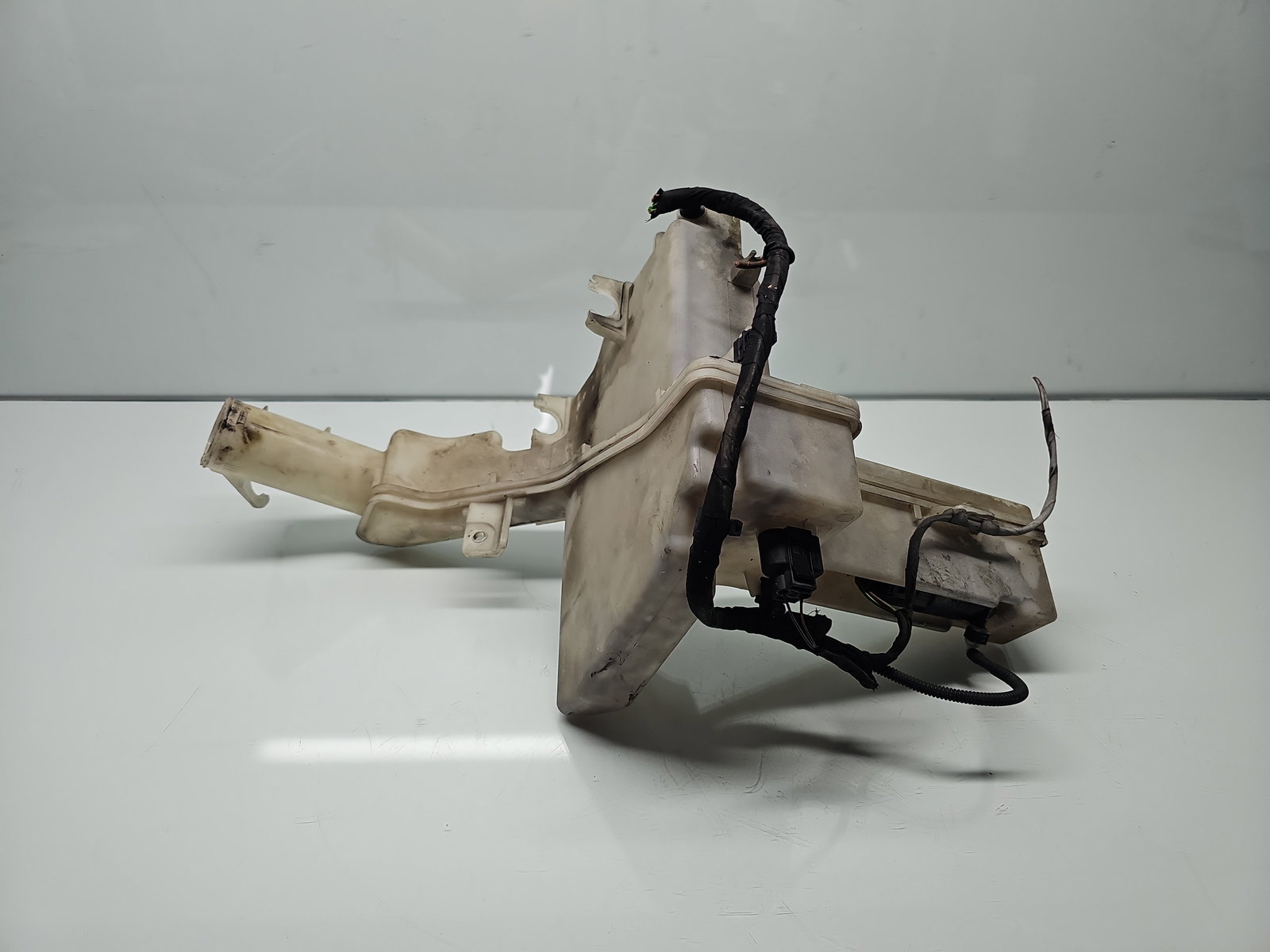 Vas lichid parbriz Volkswagen Passat CC (357) [Fabr 2008-2012] OEM - imagine 1