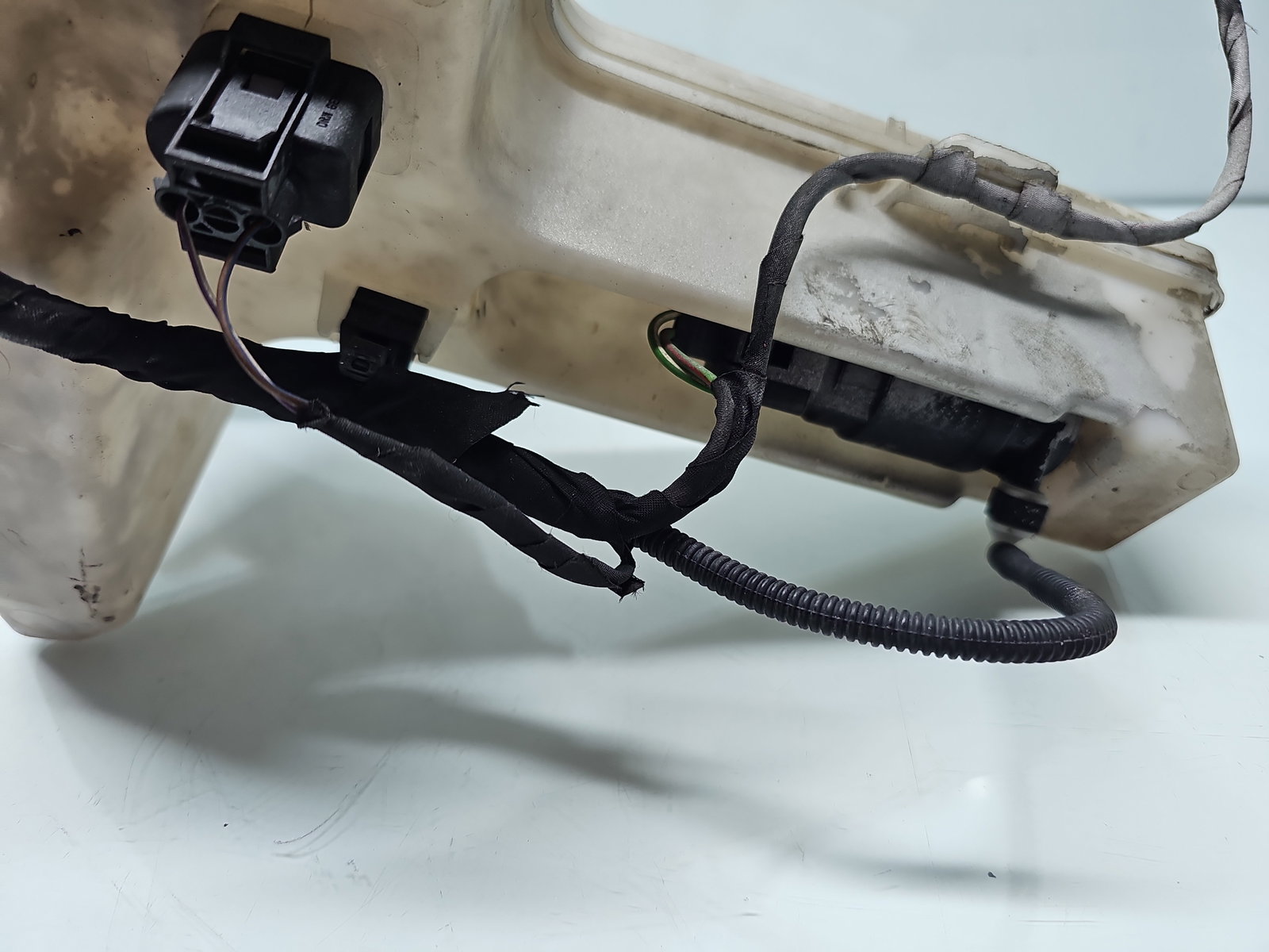 Vas lichid parbriz Volkswagen Passat CC (357) [Fabr 2008-2012] OEM - imagine 3