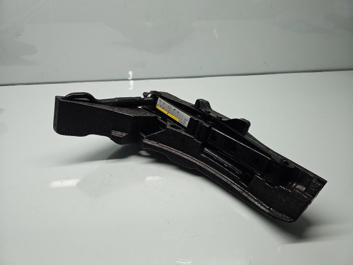  Set cric si cheie Volkswagen Golf 7 (5G) [Fabr 2014-prezent] 5G0012115Q