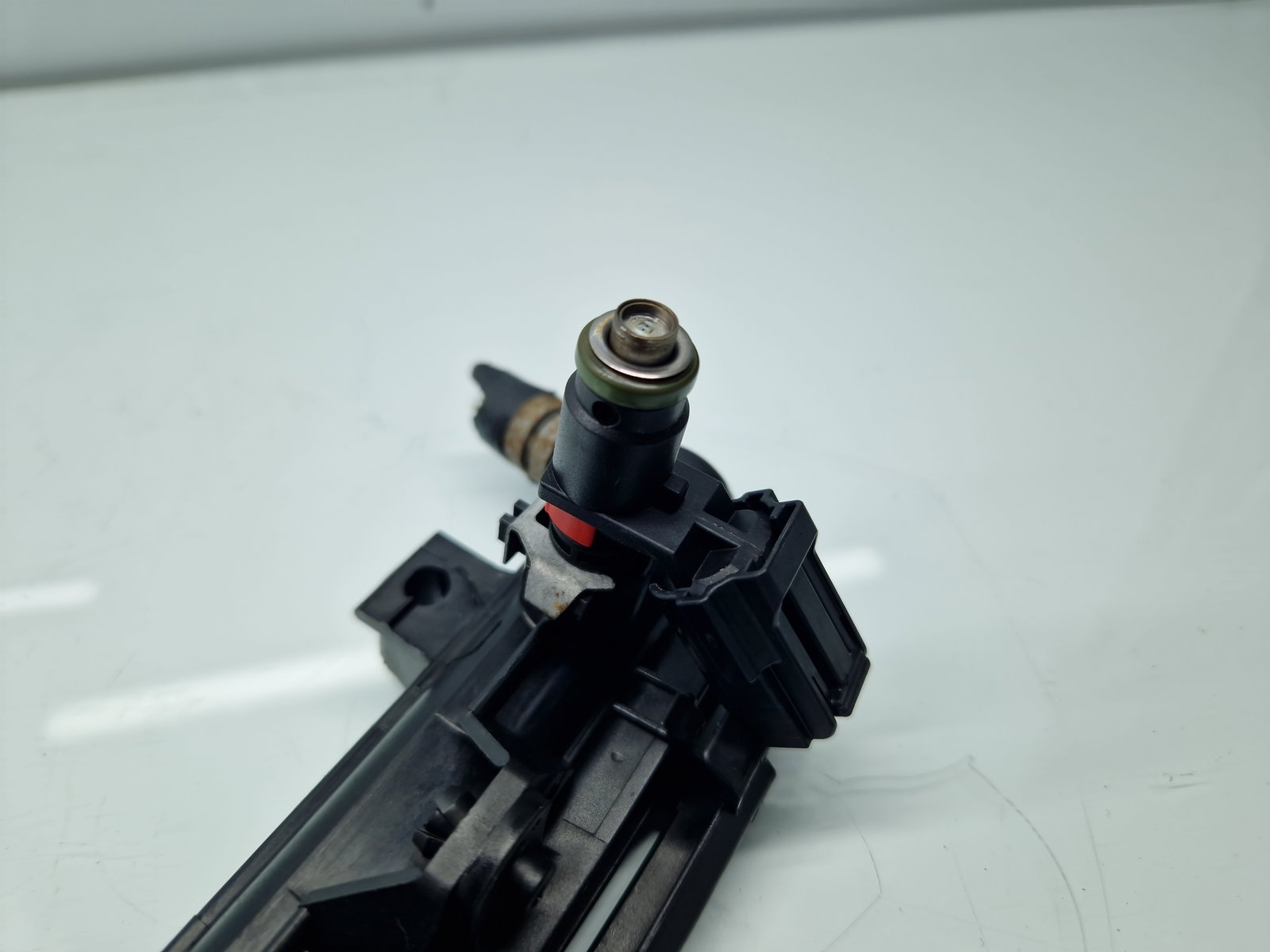 Rampa injectoare Volkswagen Polo (6R) [Fabr 2009-2016] 03E133320A 1.2 Benz CGPB 44KW / 60CP - imagine 4