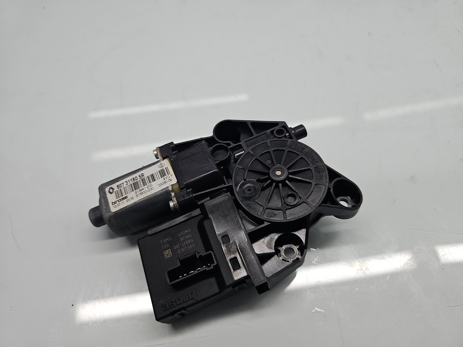 Motoras geam stanga spate Renault Scenic 3 (J95) Facelift [Fabr 2009-2015] 807311805R - imagine 3