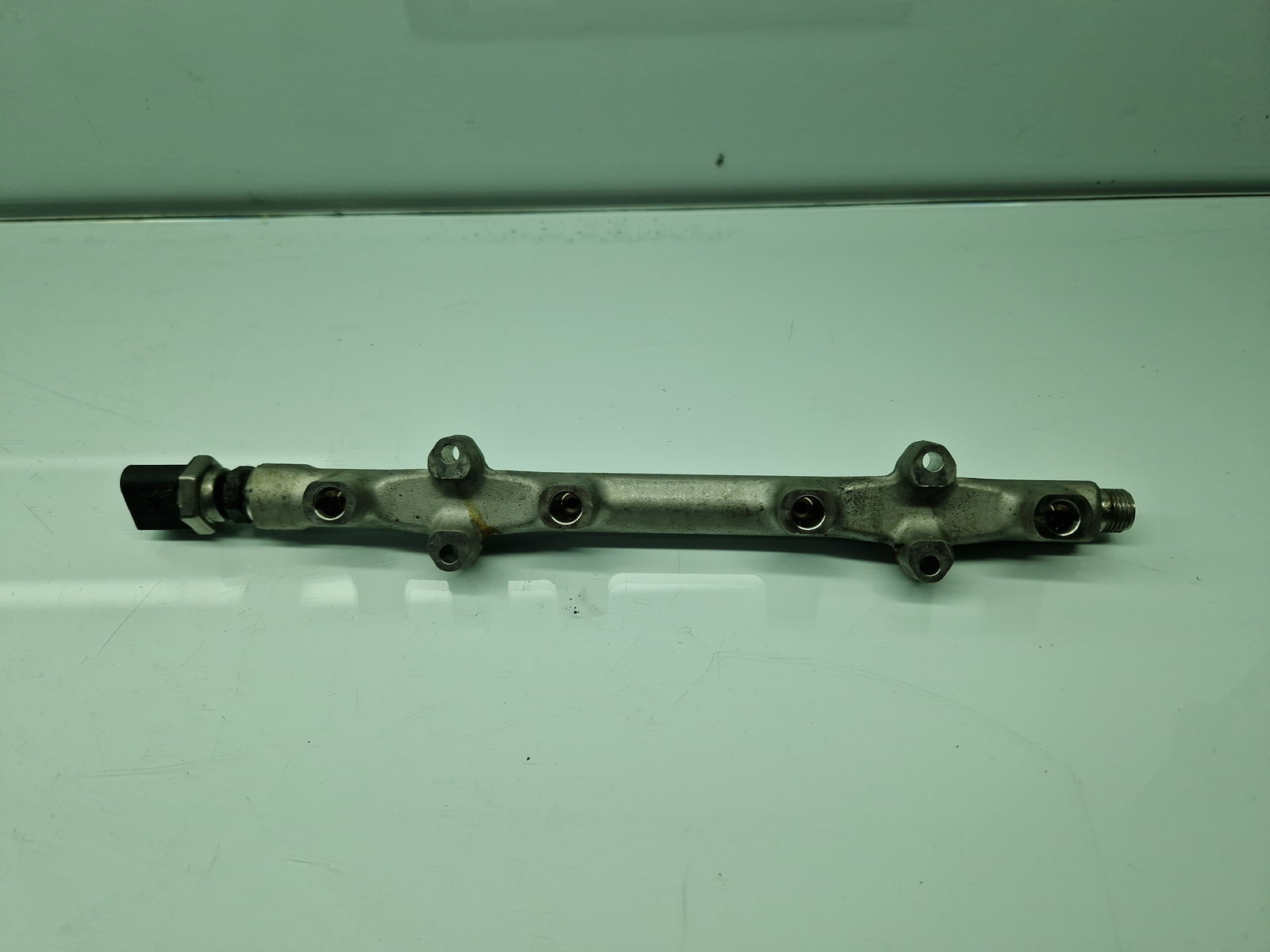 Rampa injectoare Volkswagen Touran (5T1) R-line [Fabr 2015-prezent] 05E133320B 1.5 TSI DPCA 110KW / 150CP - imagine 2