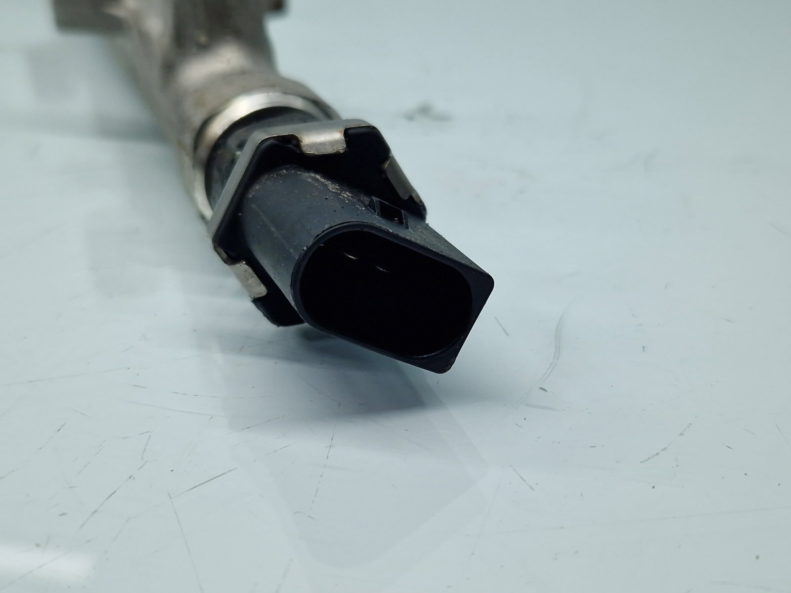 Rampa injectoare Volkswagen Touran (5T1) R-line [Fabr 2015-prezent] 05E133320B 1.5 TSI DPCA 110KW / 150CP - imagine 4