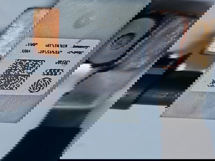 Borna baterie (-) AUDI A6 (4G2, C7) [Fabr 2012-2017] 8T0915181