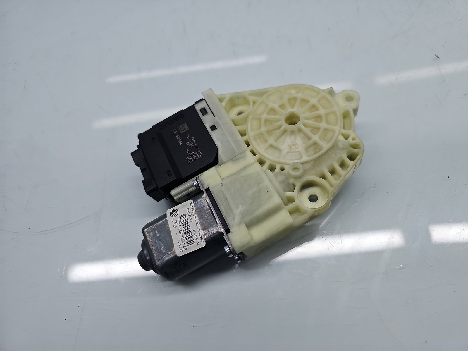 Motoras geam dreapta spate Volkswagen Passat B7 (365) Variant [Fabr 2010-2014] 3C0959704 - imagine 4