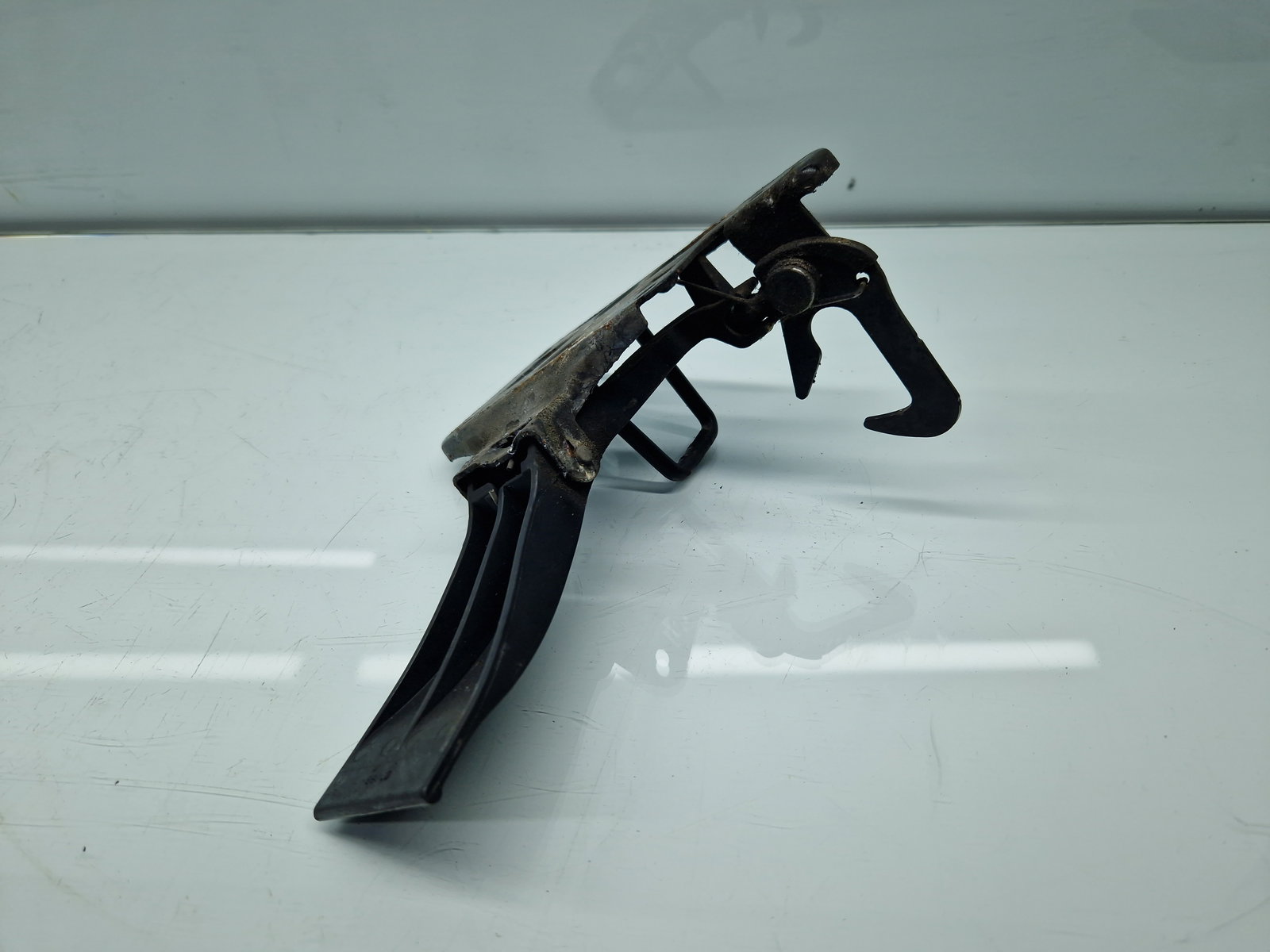 Maner deschidere capota AUDI A4 (8K5, B8) Avant [Fabr 2008-2015] 8T0823480 - imagine 1