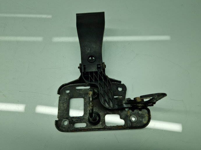 Maner deschidere capota AUDI A4 (8K5, B8) Avant [Fabr 2008-2015] 8T0823480